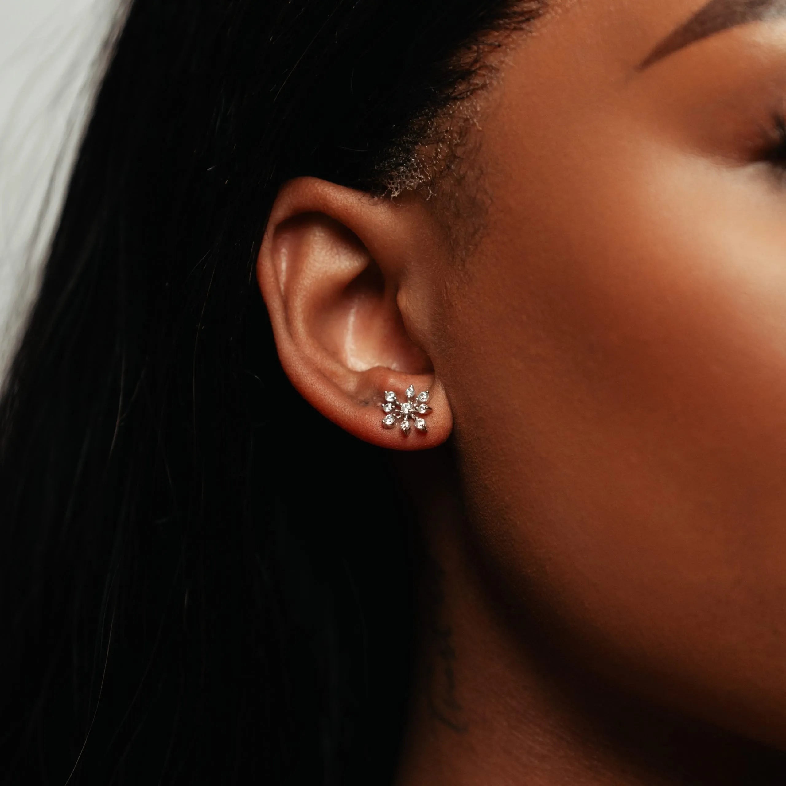 Alizia Spider Stud Stud Earrings