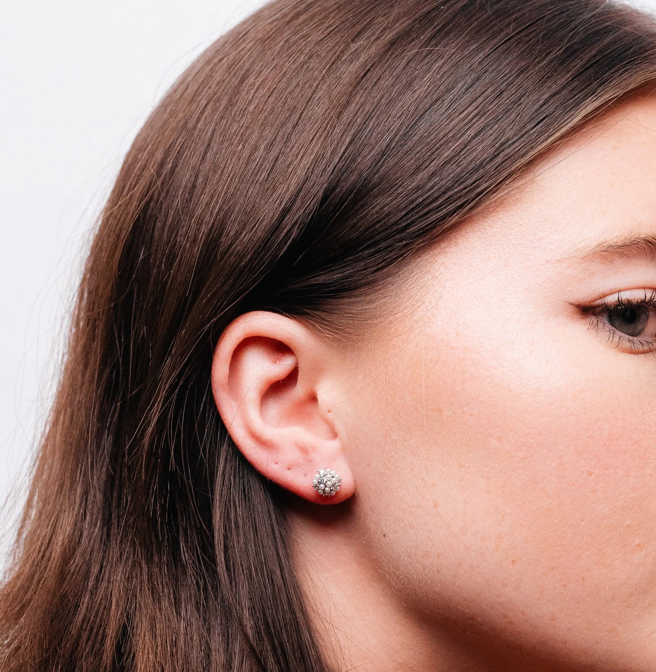 Alizia Cluster of Pearls Stud Earrings