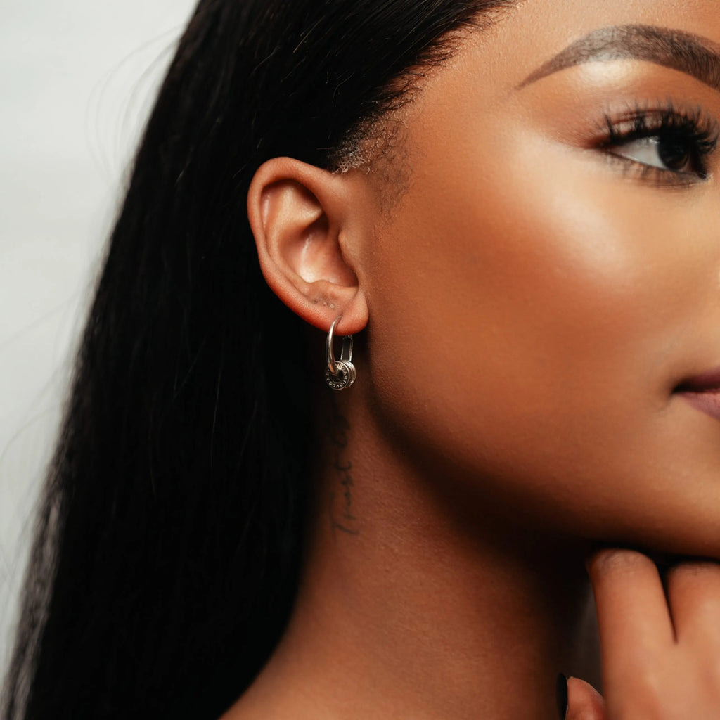 Alizia Dainty English Look Hooped Earrings