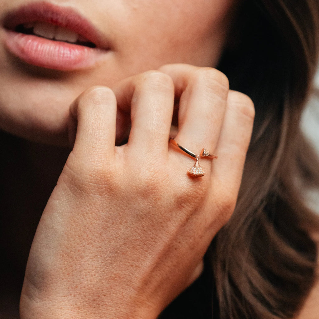 Alizia Hanging Shell Ring