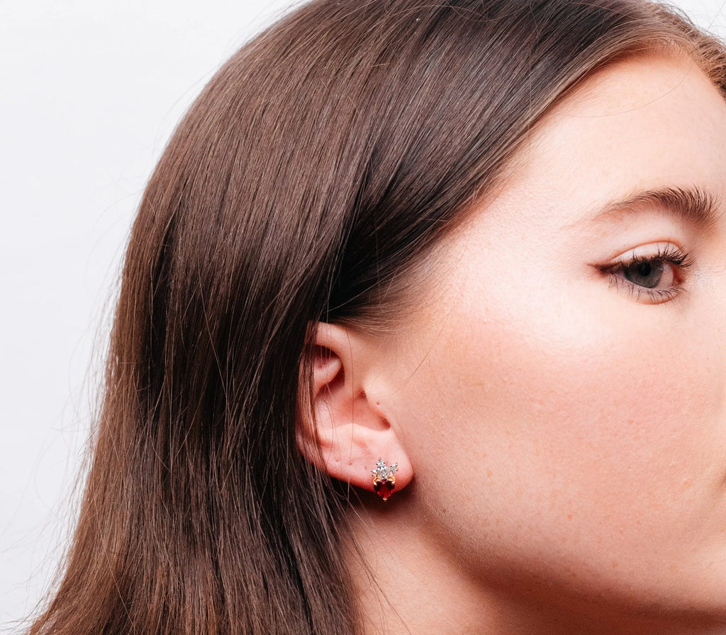 Alizia Ruby Leaf Stud Stud Earrings