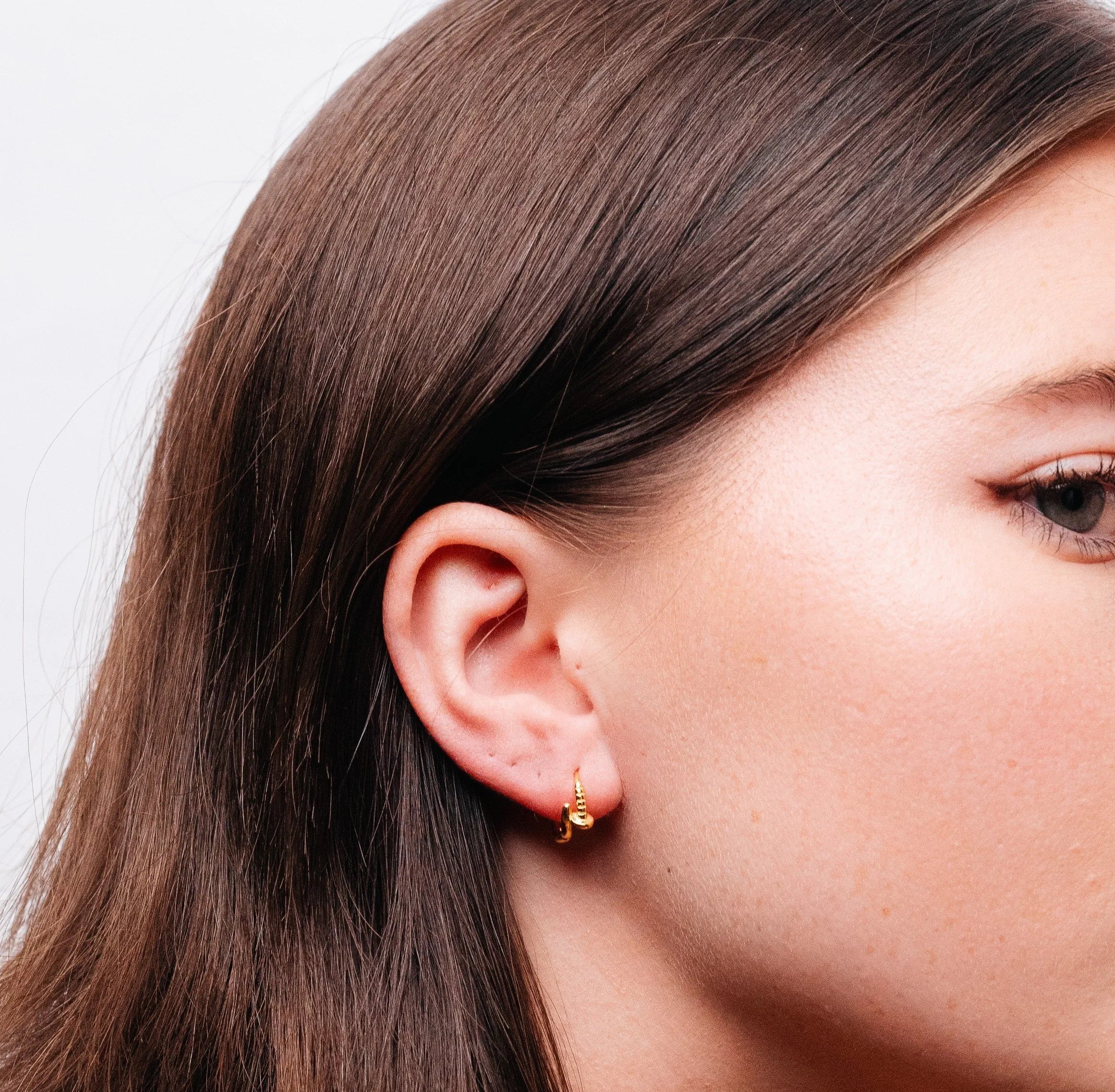 Alizia Nail Mini Hooped Earrings