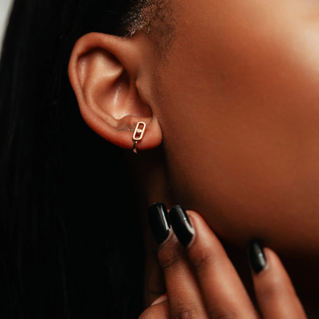 Alizia Majestic Hook Stud Stud Earrings