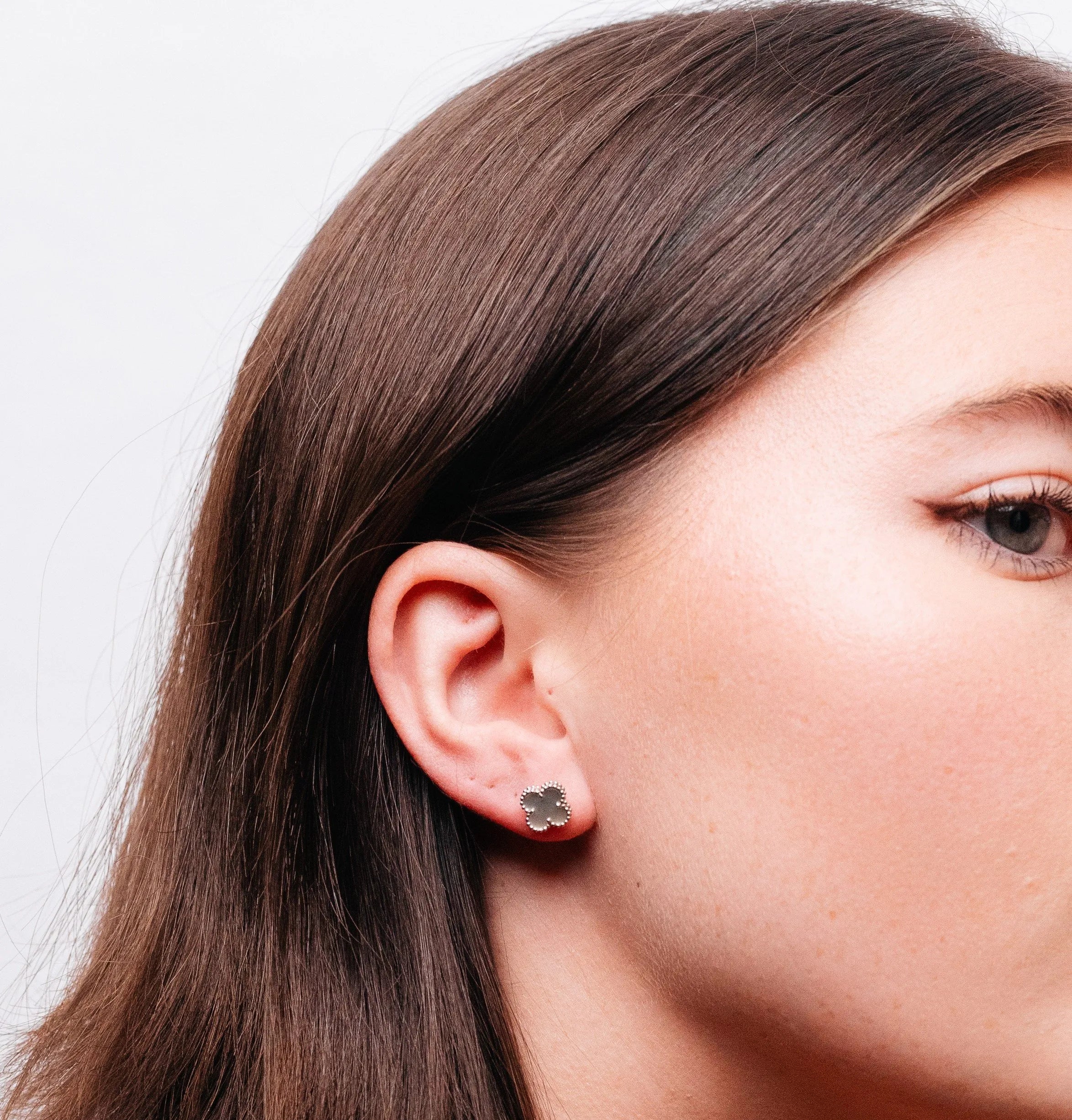 Alizia Clove Stud Earrings