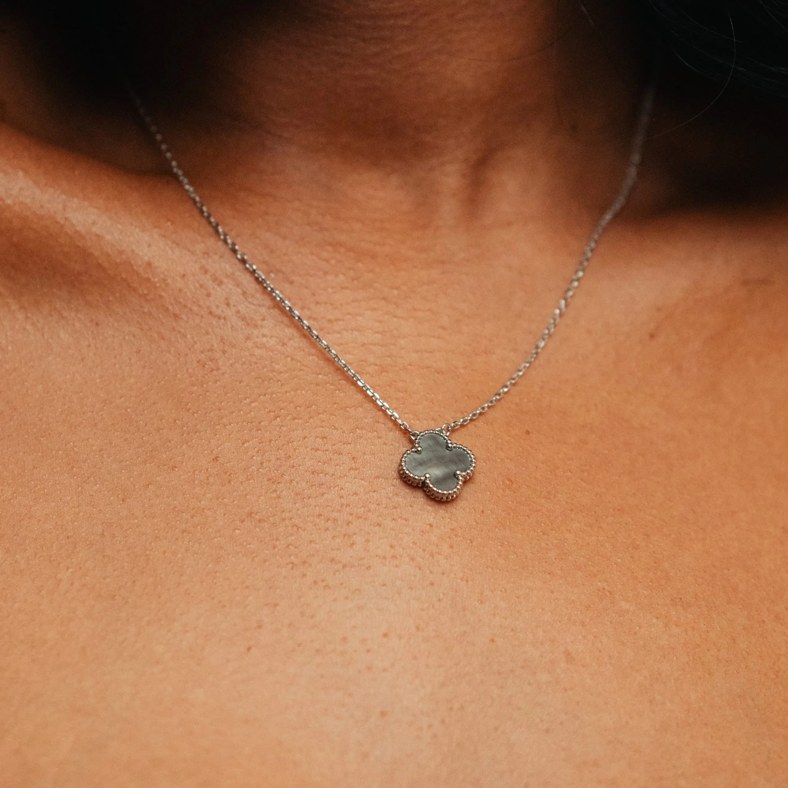 Alizia Single Clove Short Necklace