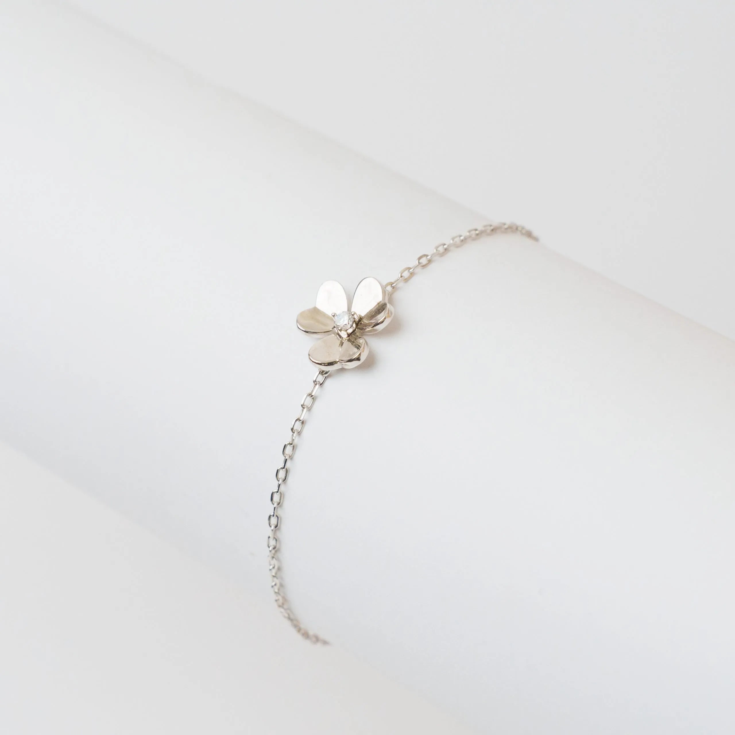 Alizia Single Iris Bracelet