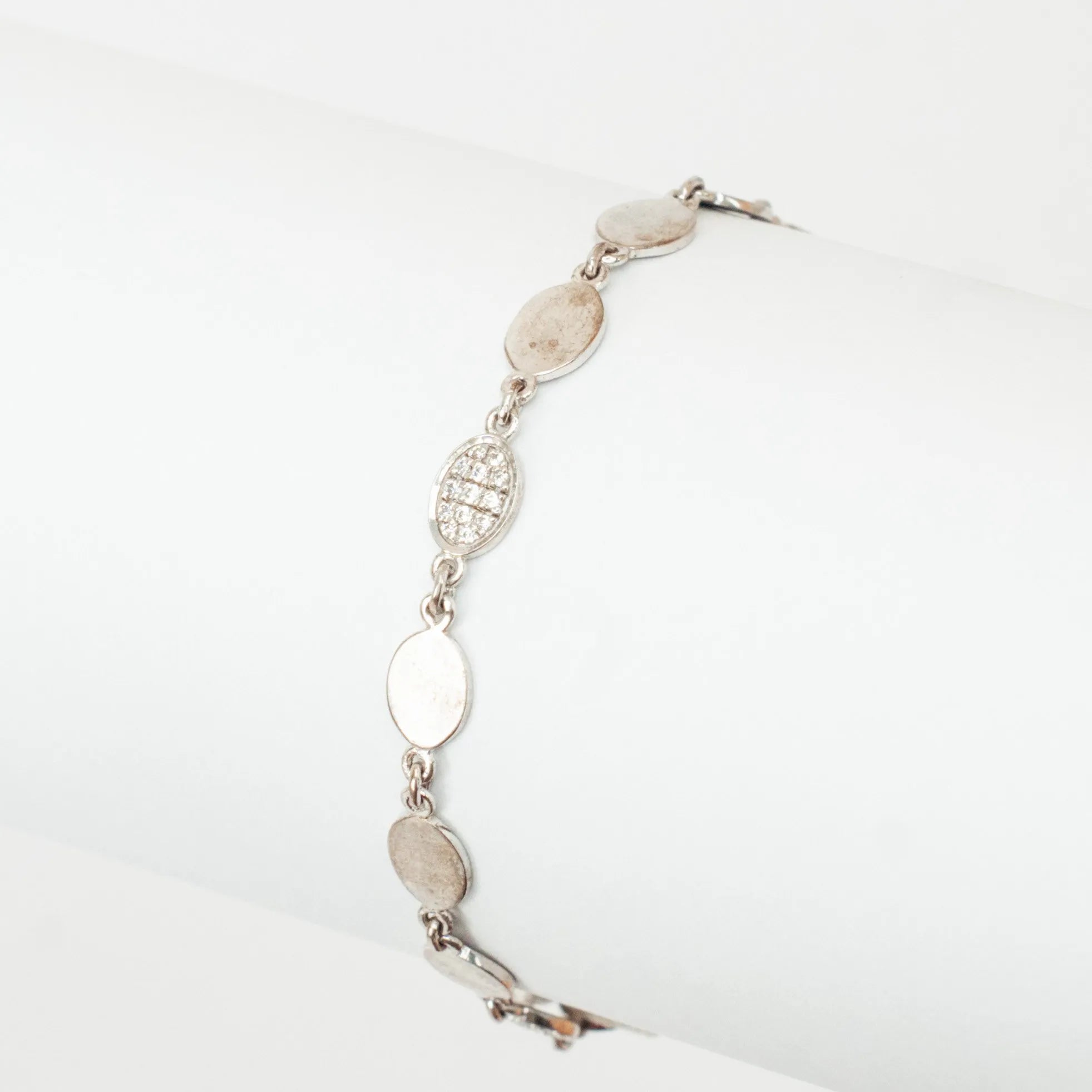 Alizia Handcrafted Oval Bracelet