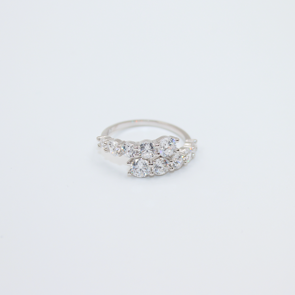 Alizia Overlap Round Cut Diamond Ring Size 6