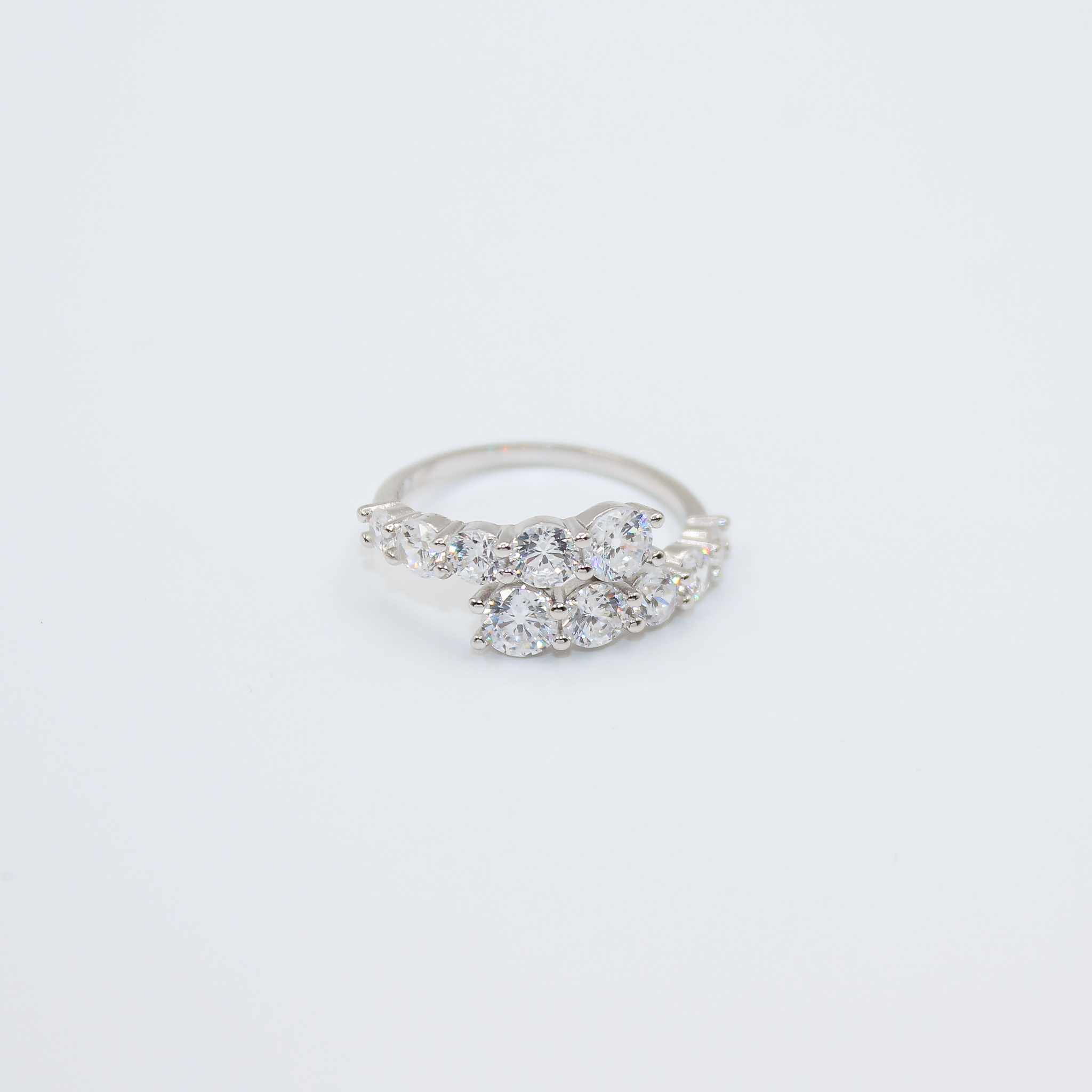 Alizia Overlap Round Cut Diamond Ring Size 6
