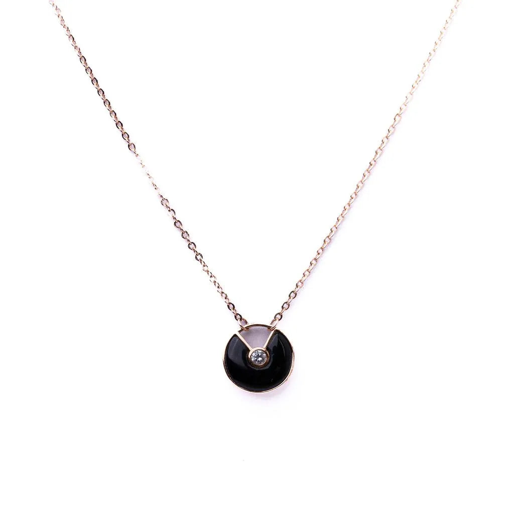 Alizia Amulet Circle Short Necklace
