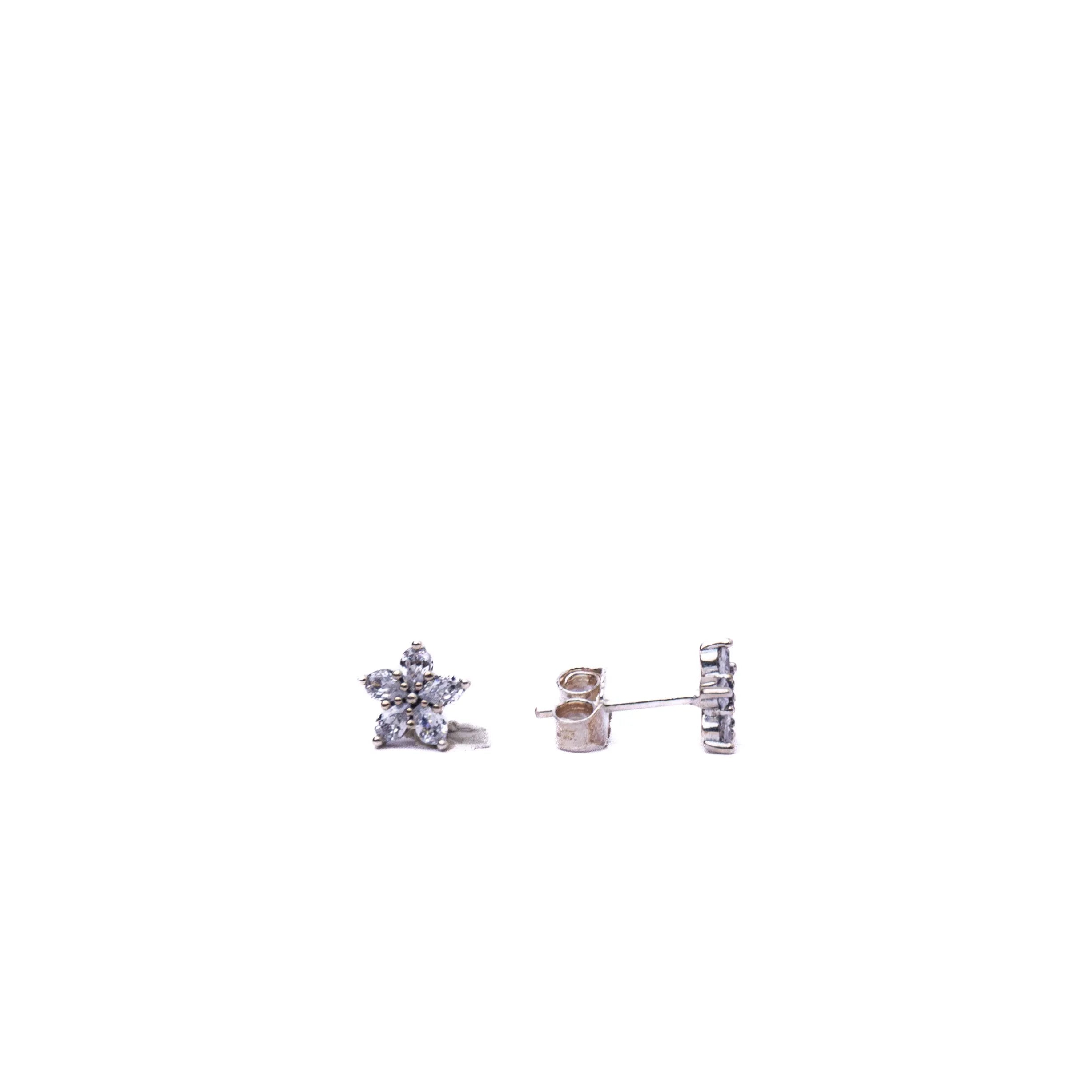 Alizia 5 Petal Stud Stud Earrings