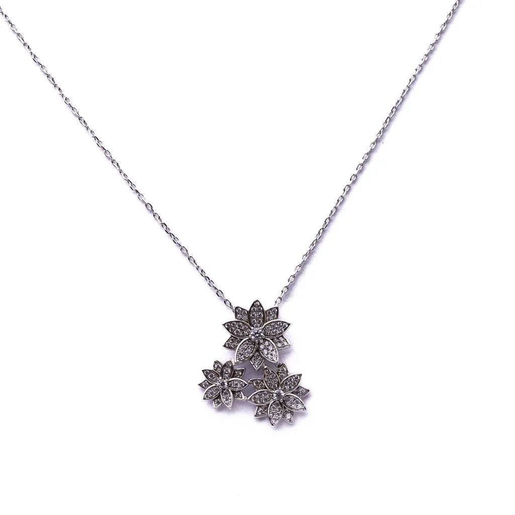 Alizia 3 Flower Embellished Short Necklace