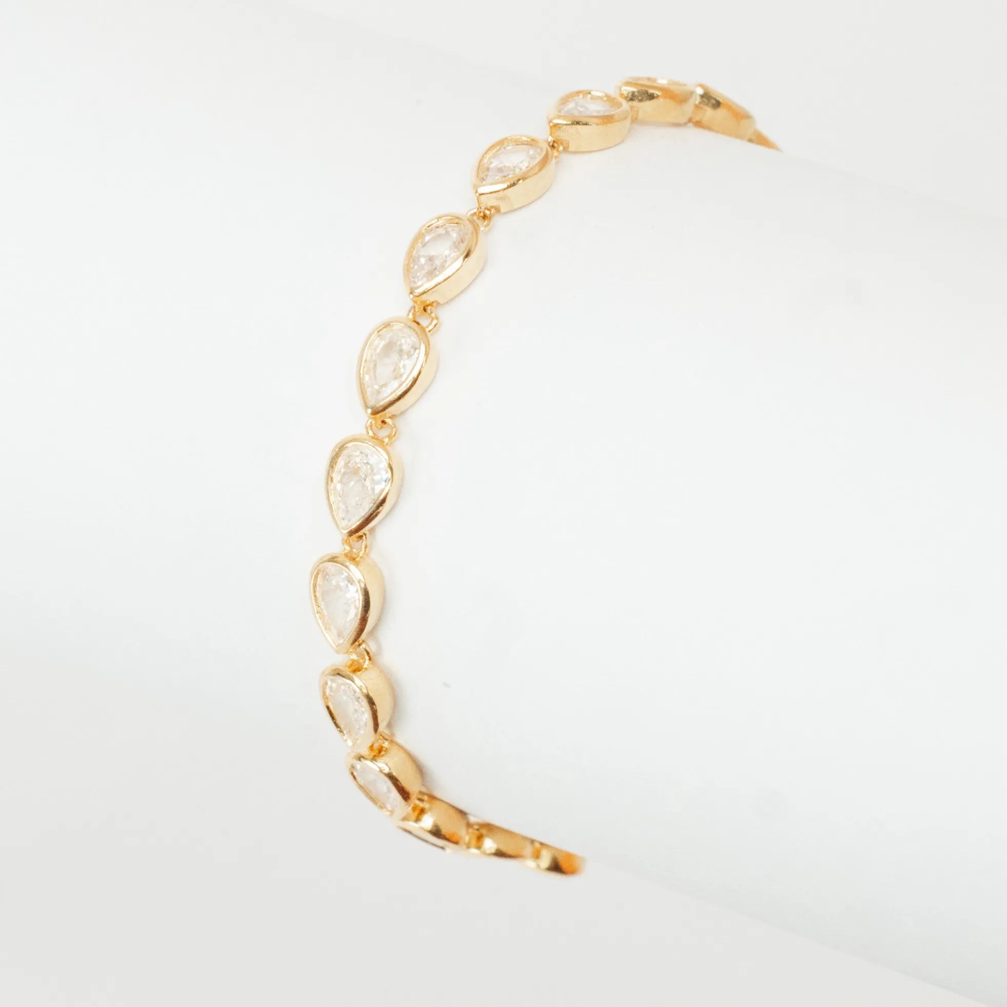 Alizia Fully Jeweled Tennis Bracelet