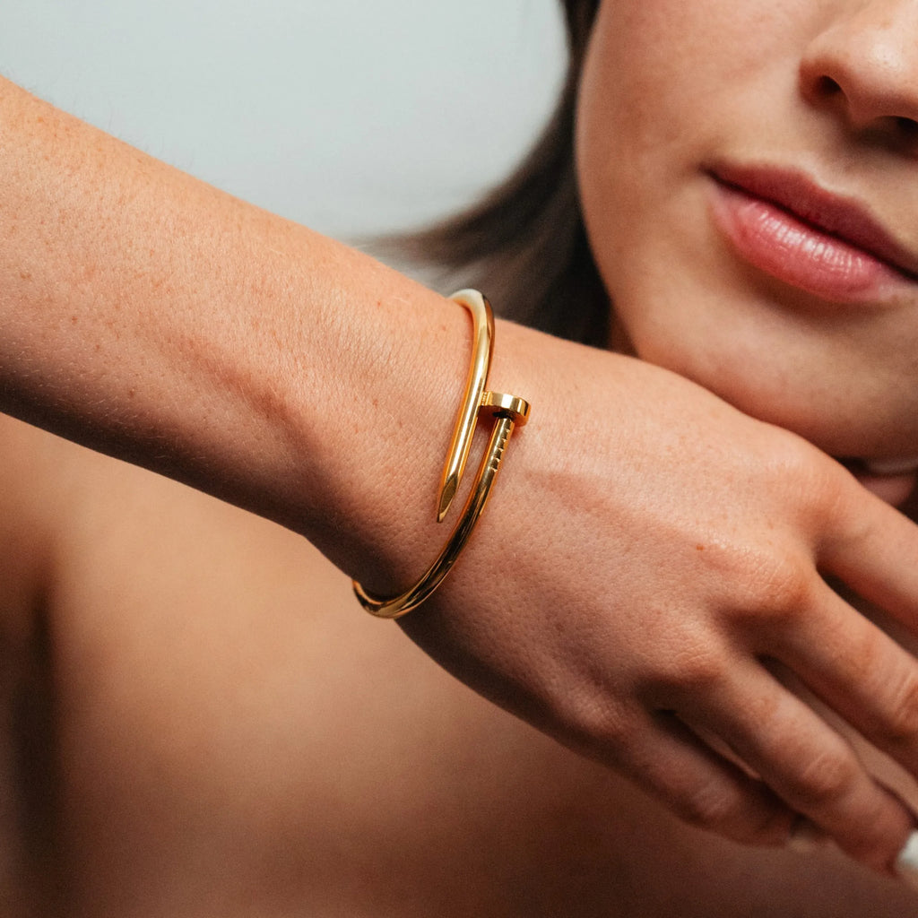 Alizia C Nail Bangle