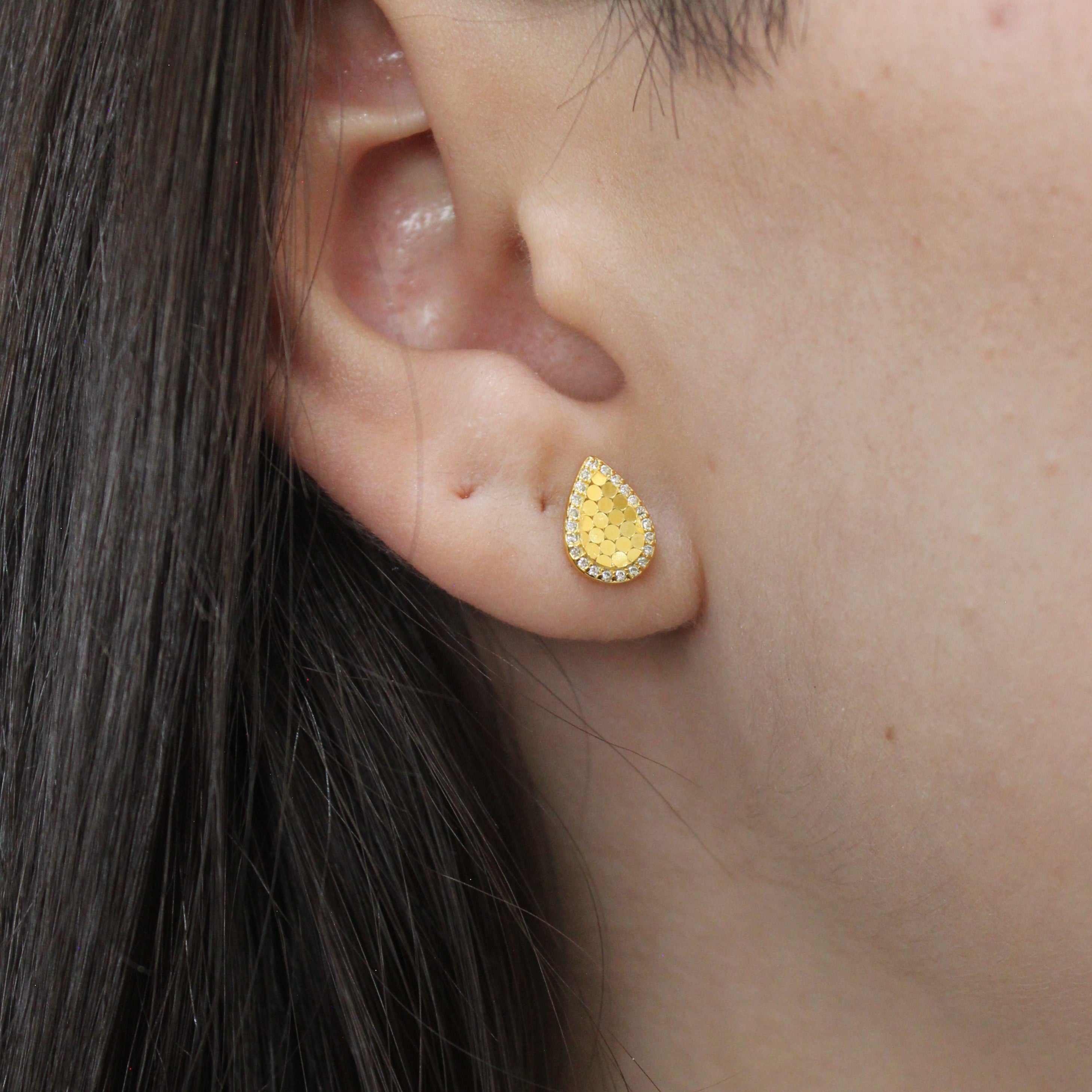 Alizia Honeycomb Oval Earrings