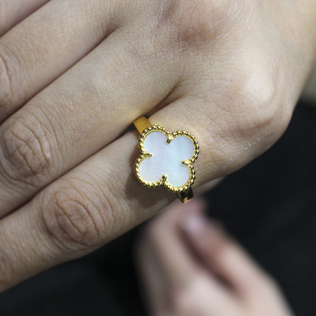 Alizia Clover Ring Size 7