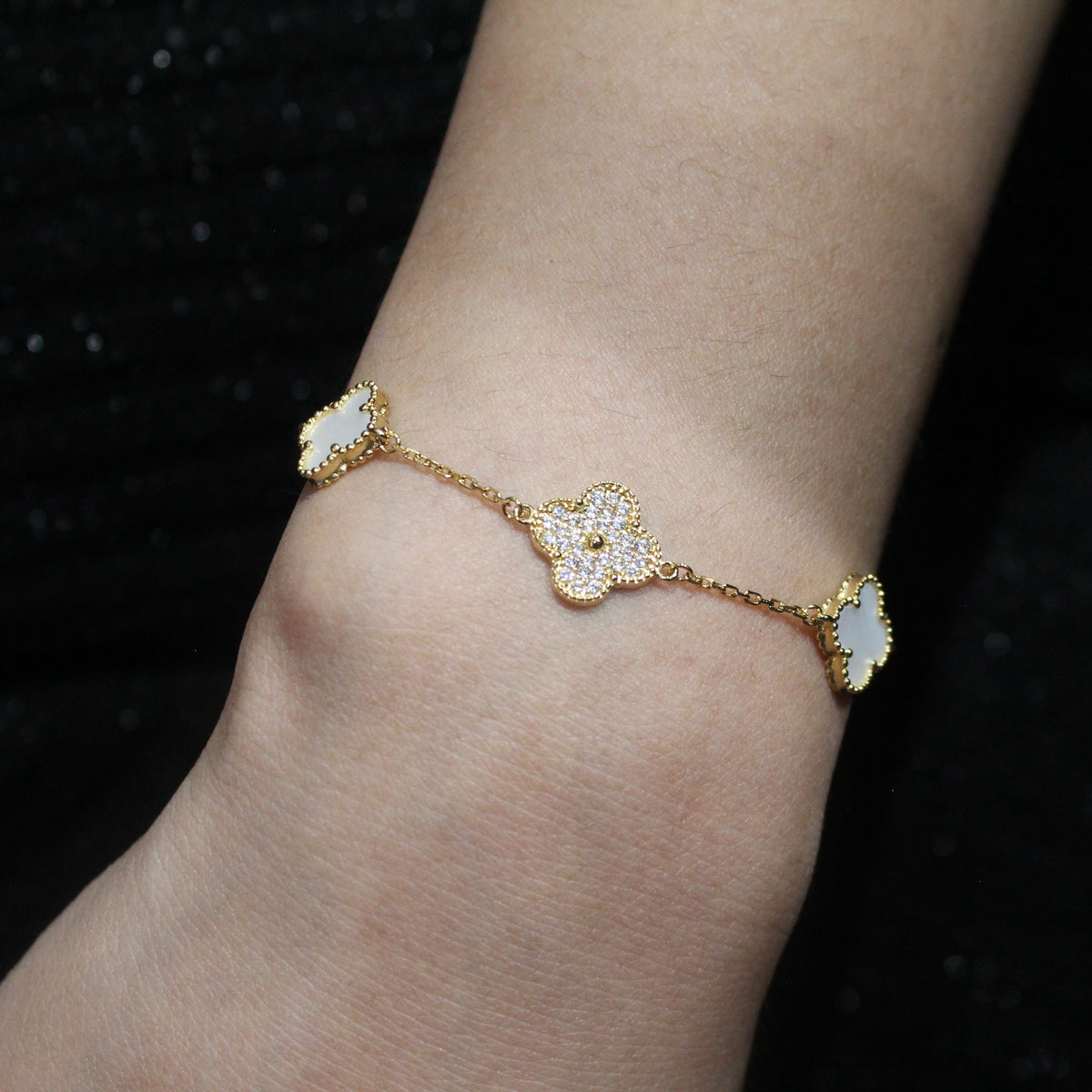 Alizia Crystal & Plain Clove Bracelet