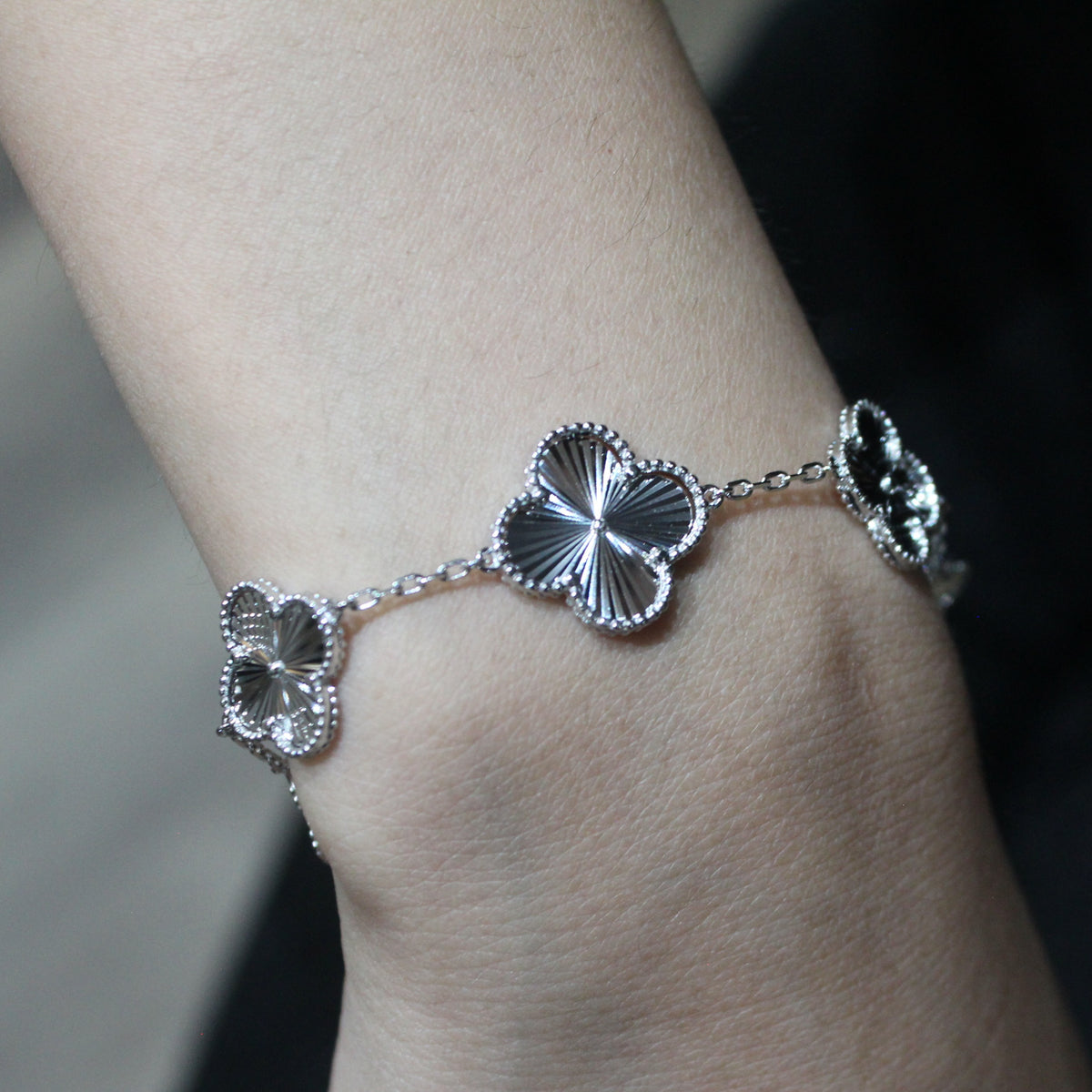 Alizia 5 Shiny Clover Bracelet