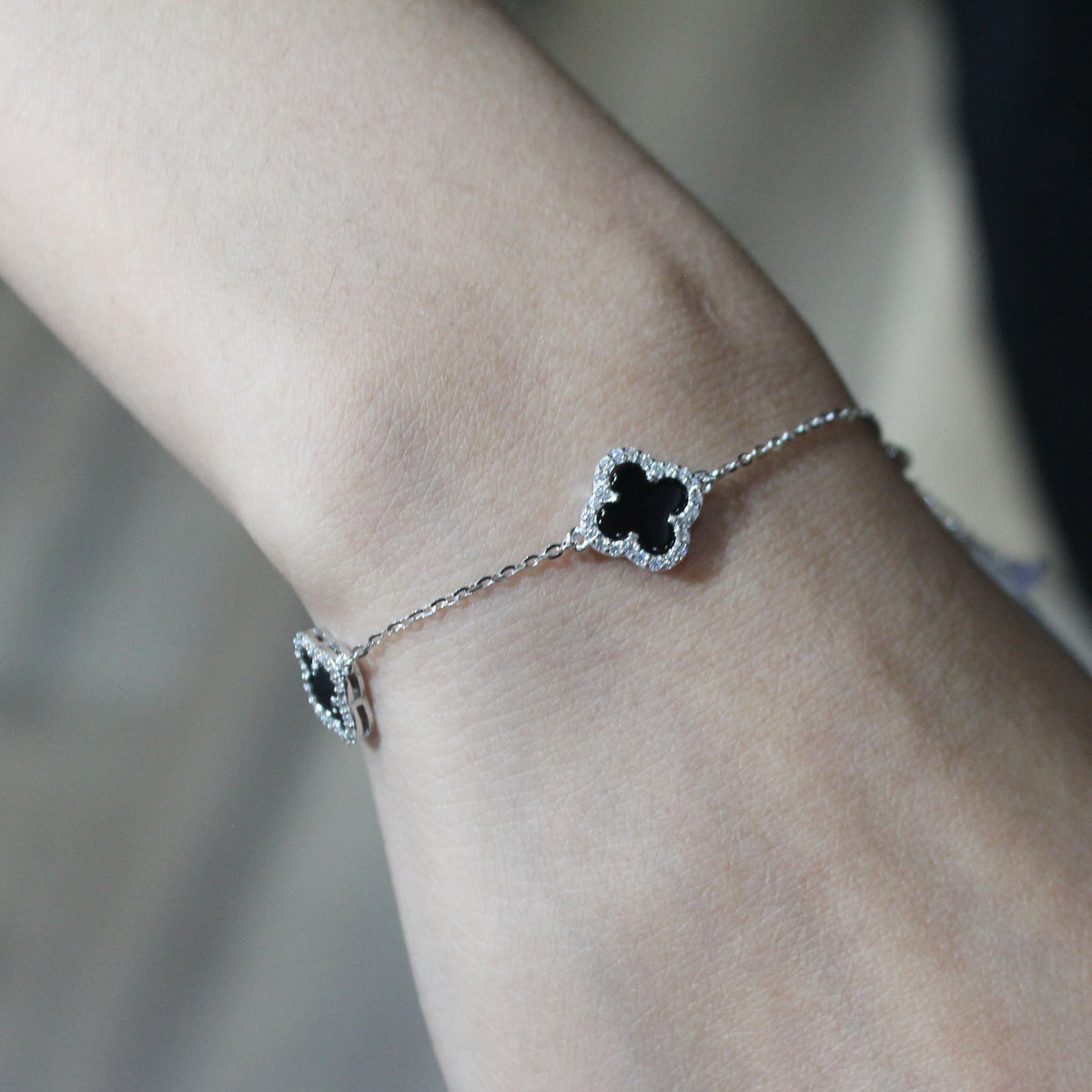 Alizia 3 Small Crystal Edged Clove Bracelet
