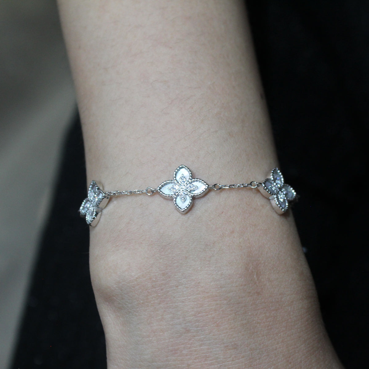 Alizia 4 Leaf Flower Bracelet