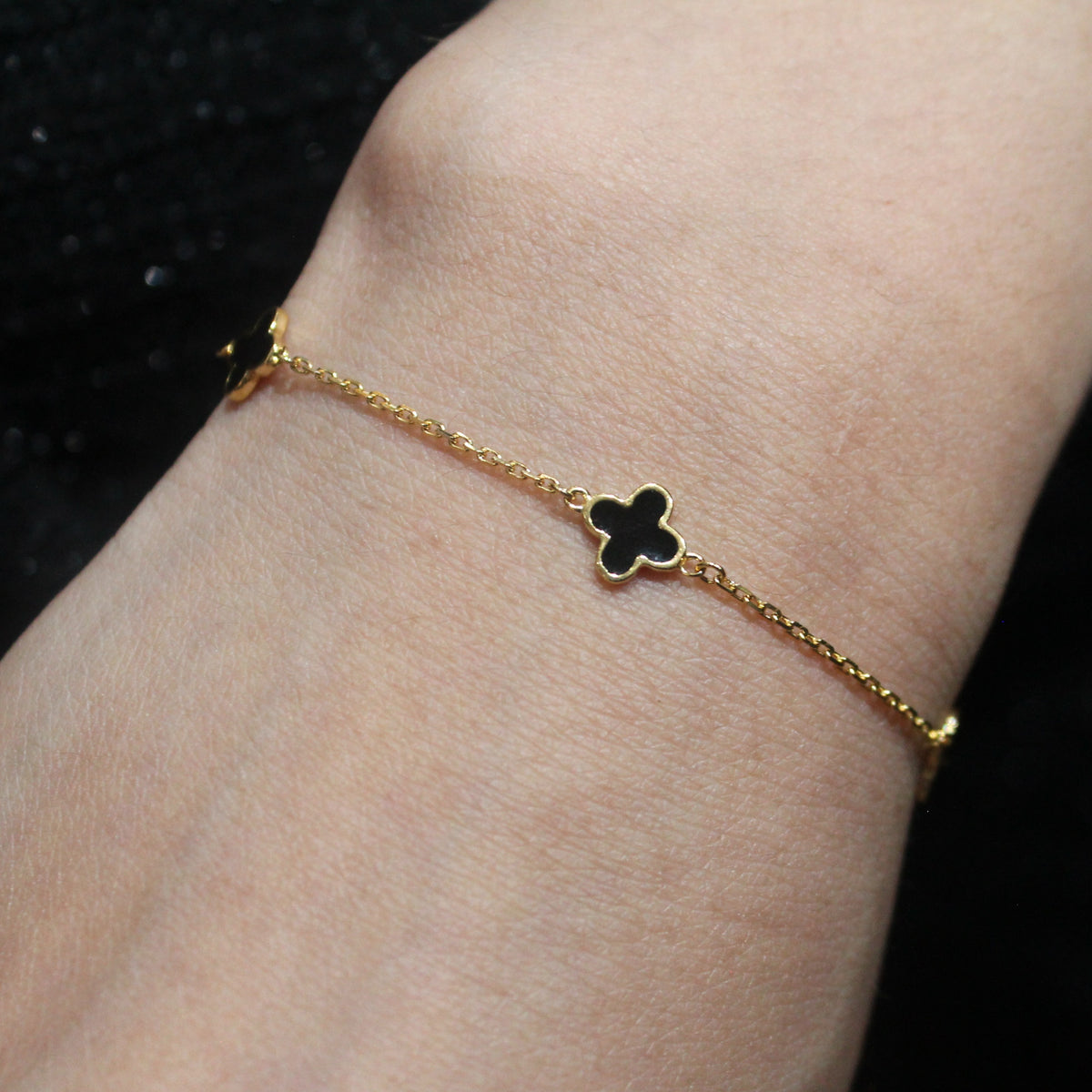 Alizia Simple Clove Bracelet