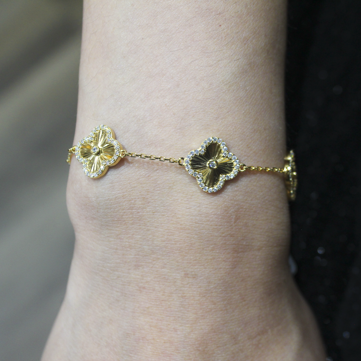 Alizia 3 Crystal Edged Clove Bracelet -