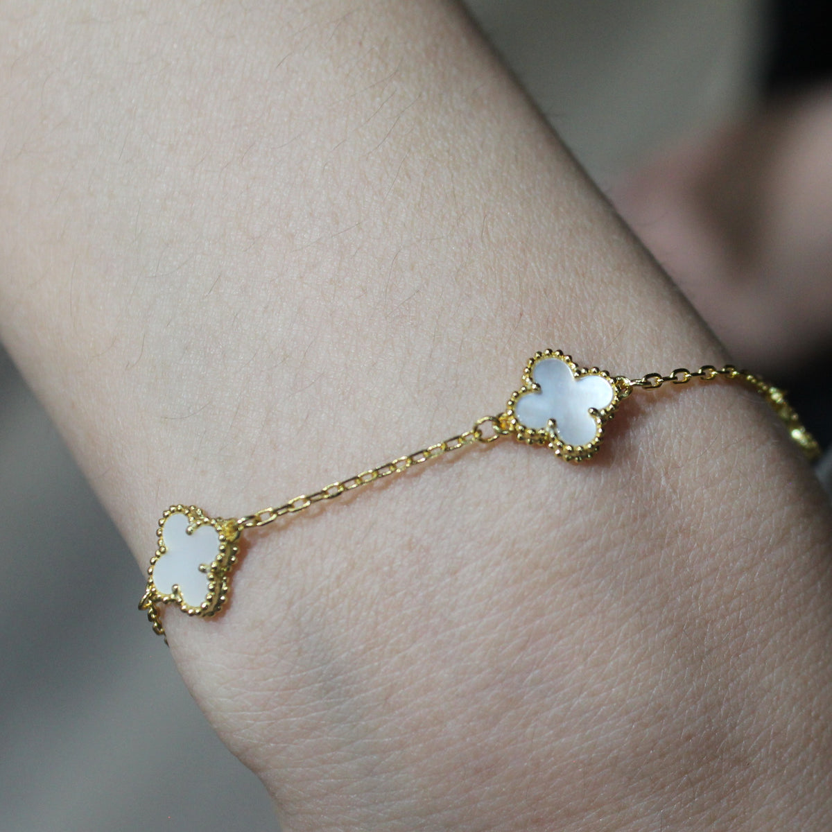 Alizia Simple Clove Bracelet