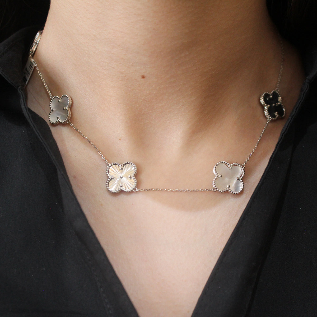 Alizia Shiny White Clove Necklace