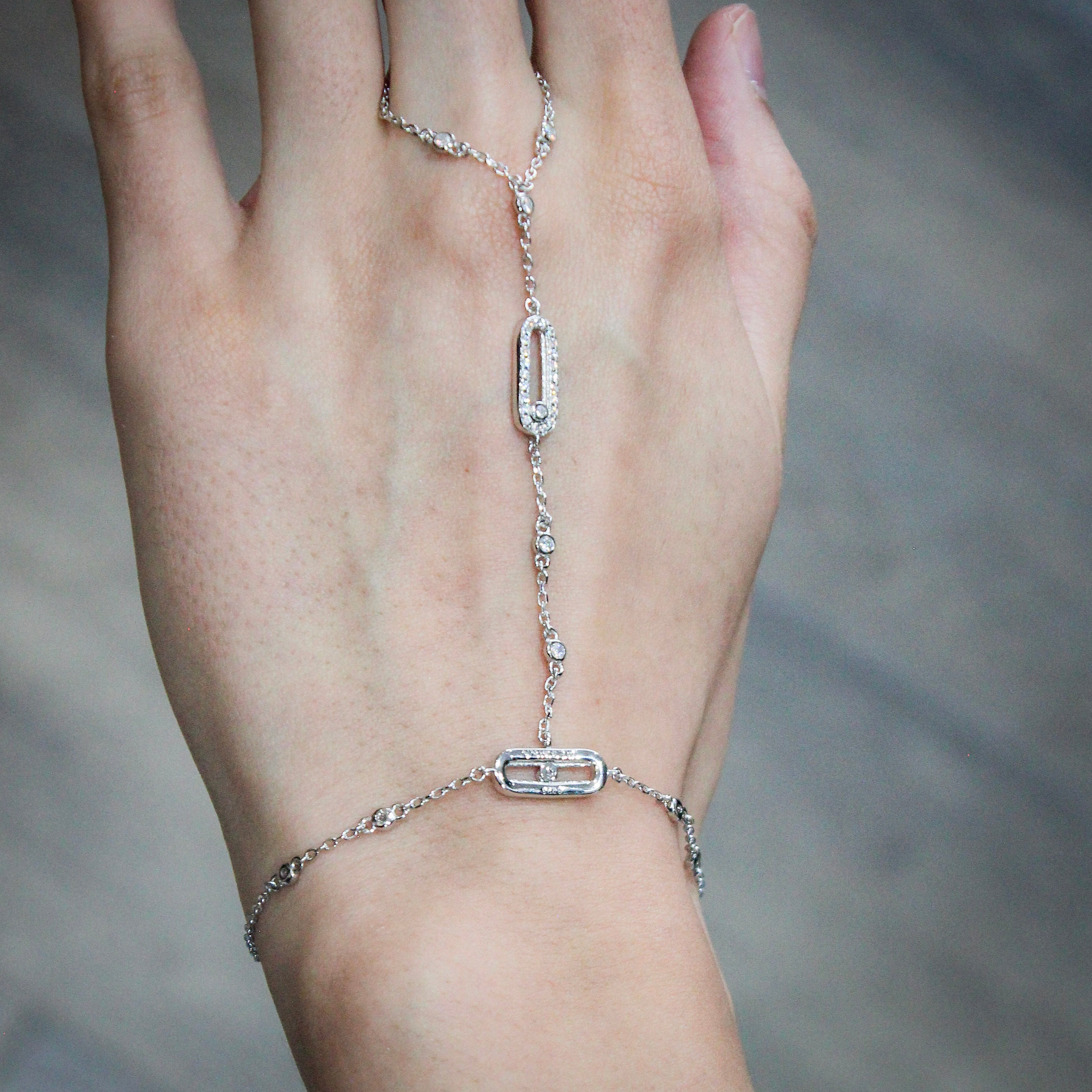 Alizia Messika Handchain