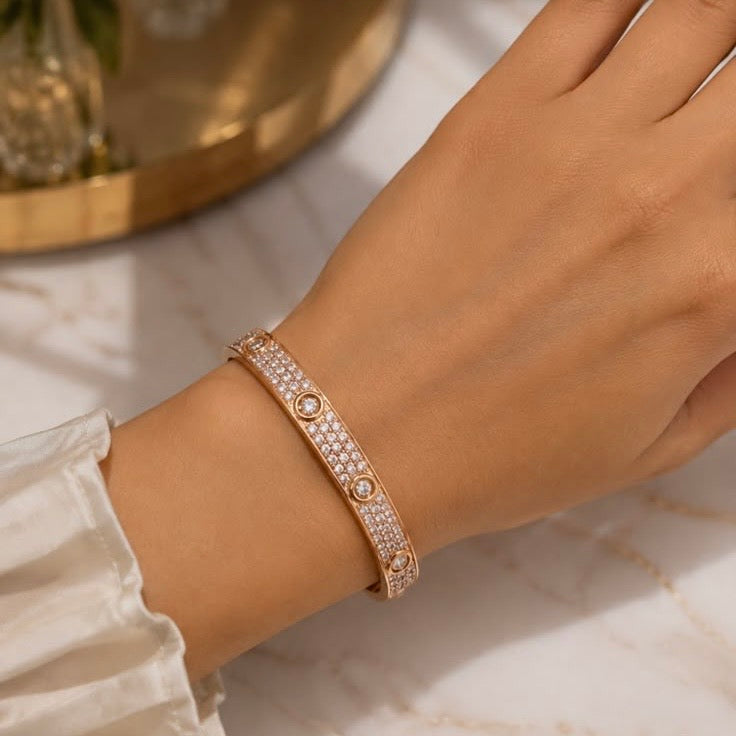 Alizia CC Love Bangle