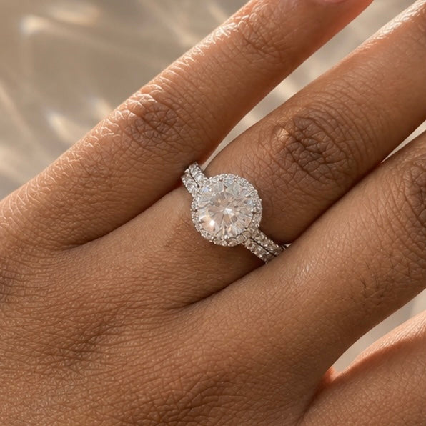 Alizia Lily Halo Ring