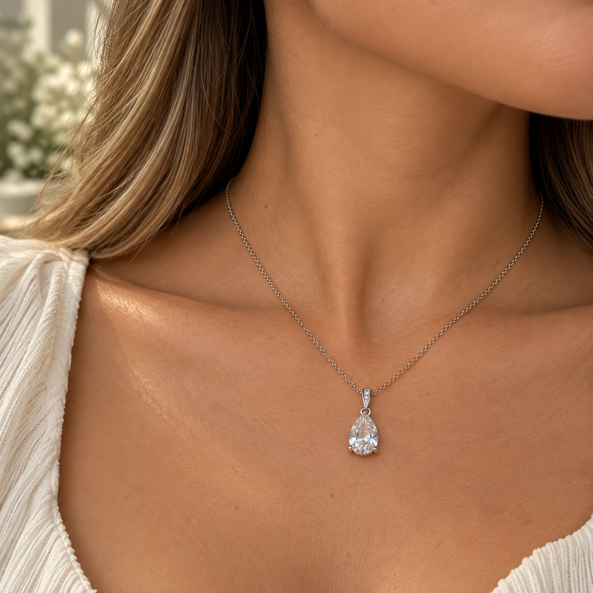 Alizia TearDrop Necklace