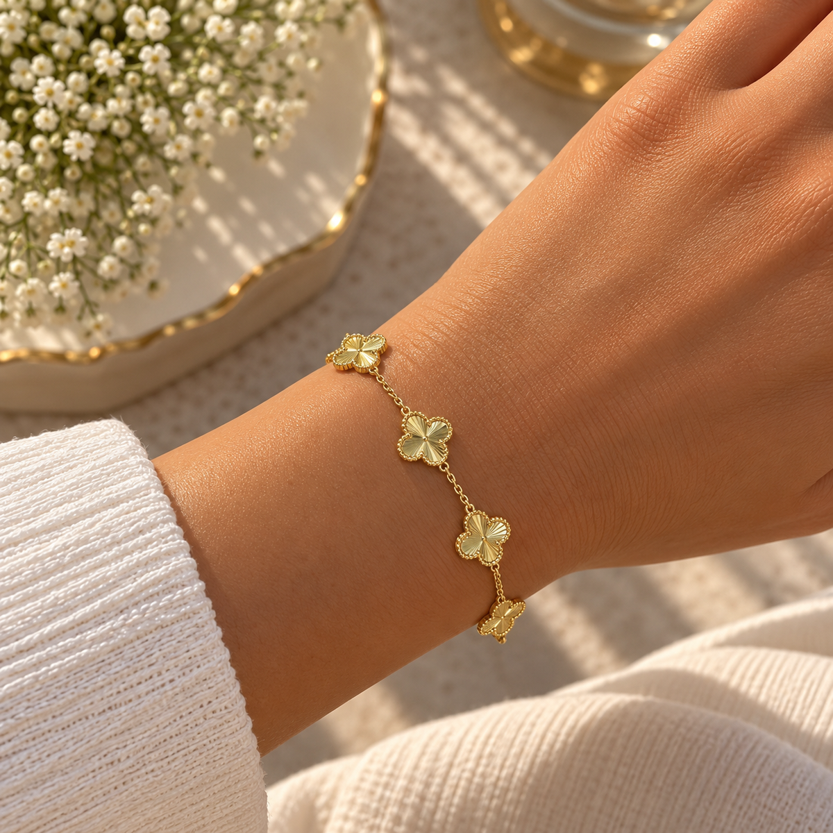 Alizia 5 Shiny Clover Bracelet